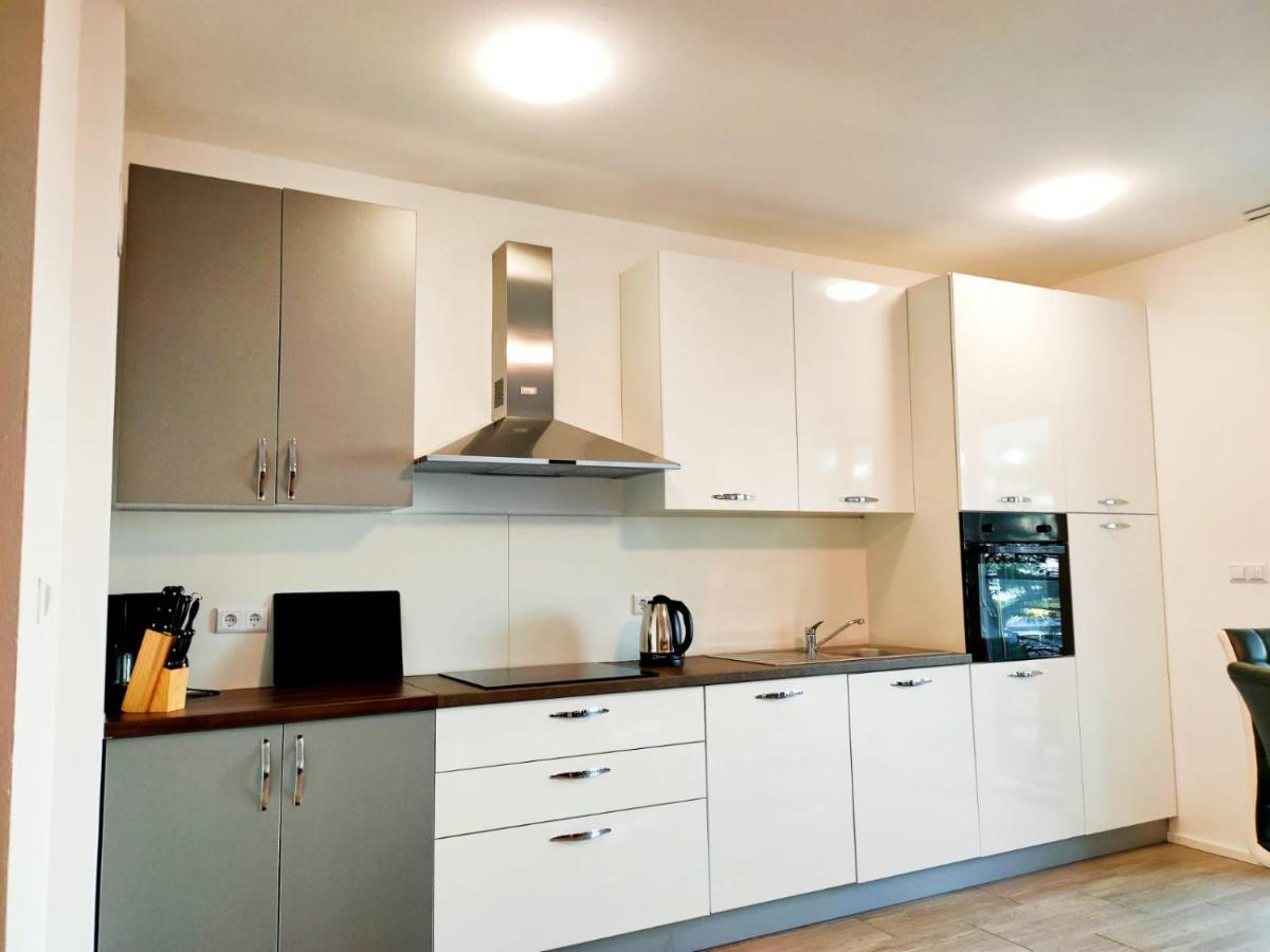 Apartments Elin Оміш Екстер'єр фото
