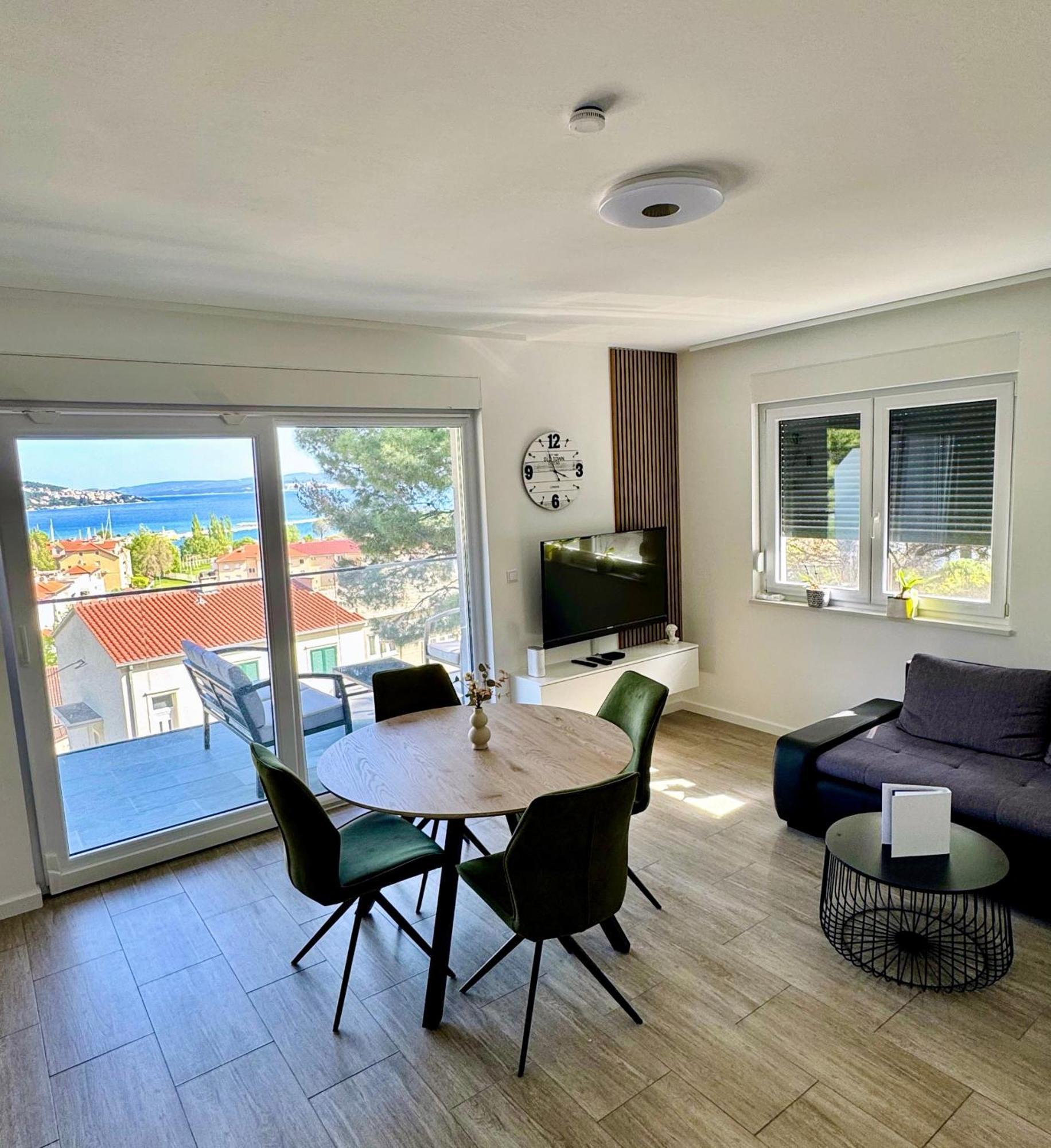 Apartments Elin Оміш Екстер'єр фото